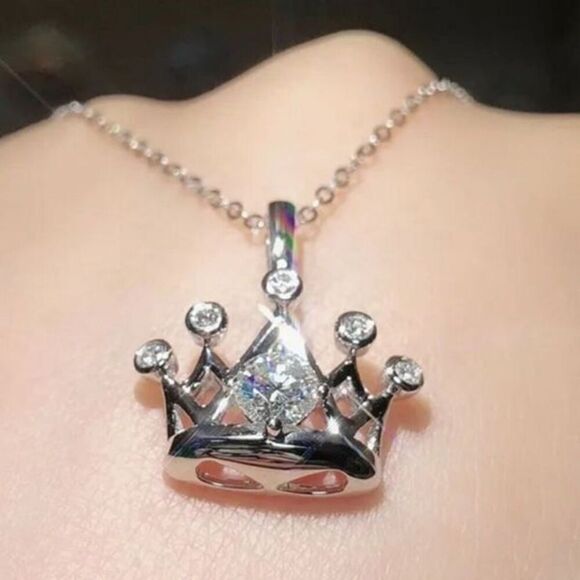 The Triple Crown pendant charm necklace in 925 and cubic zirconia - Picture 1 of 7